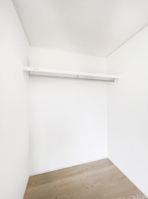 ���[�@�m���̃N���[�[�b�g�B�I��n���K�[�p�C�v��ݒu���A�@�\�I�ɐ������o���܂��B  