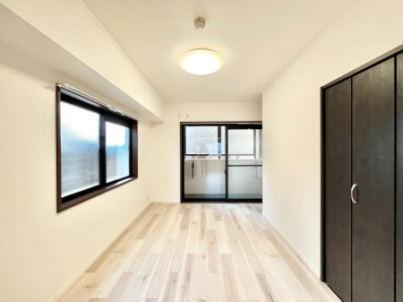 ���̑����ρ@�o���R�j�[�ɖʂ��Ă���̂Ŗ��邭���K�ȃv���C�x�[�g���[��