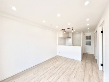 rO@Ƒ̓₩Șbŕ܂閾邢rO  