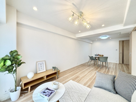 ���r���O�@�Ƒ��ꏏ�ɂ��H�����y���݂����Ȃ�L�X���r���O�_�C�j���O  