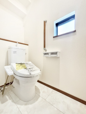 �g�C���@�g�C����1�K��2�K���ꂼ��ɔz�u����Ă��ĂƂĂ��֗��ł��B 