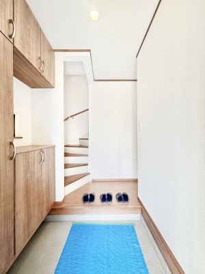 ���ց@���ʔ��͂��Ƒ��̎ʐ^��G�߂̃C���e���A�ŏ���I�Ƃ��ĉ��o�ł��܂�