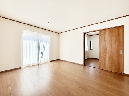 ���r���O�@�Ƒ��c���̎��Ԃ����������Ȃ��났�̃��r���O�_�C�j���O�B   