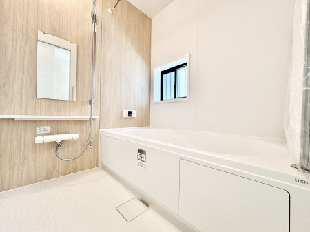 �����@����̔�������Ă���閾�邢�������̂���o�X���[��  