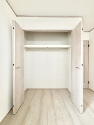 ���[�@�m���̃N���[�[�b�g�B���s��������̂Ō���̈ߗނ�����������܂�܂��B  