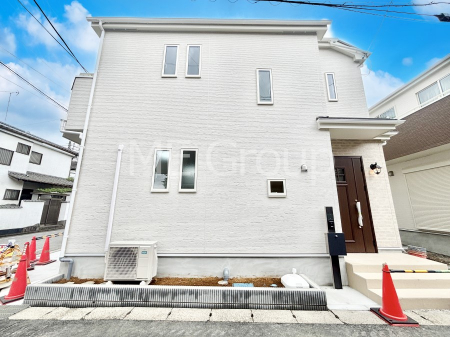 ���n�O�ώʐ^�@�������ꂽ�O�ρA�㎿�ȏZ��Ԃ��L���鎺���͉i�����S���ĉ߂�����Z���ł��B   