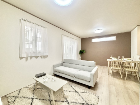 ���r���O�@�Z�ޕ��̌��������o�����A�C���e���A���l����̂��y���݂ȃ��r���O�ł��I   