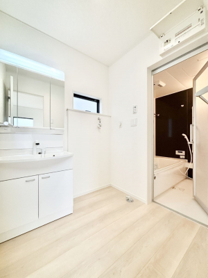 ���̑��@�L�X�Ƃ�Ƃ�̂��郉���h���[�X�y�[�X�B  