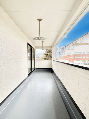 �o���R�j�[�@�㕔�ɉ������������Ă���̂ŋ}�ȉJ�̎��ɂ����S�ł��B 