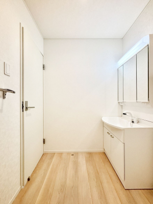 ���̑��@�������̂�����K��Ԃł��B�����̐g�x�x���C�����ǂ����g�������܂��B 