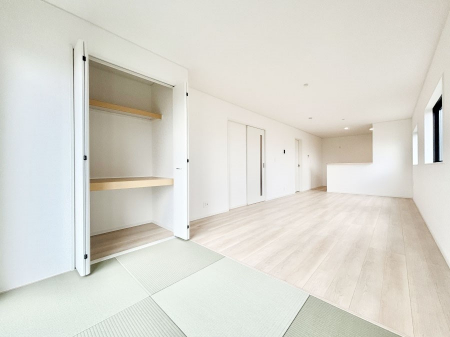 ���r���O�@���r���O�̈�p�ɂ̓^�^�~�R�[�i�[�I�_�炩����̋�Ԃ͂��q�l�̗V�я�Ƃ��ďd�󂵂܂��B