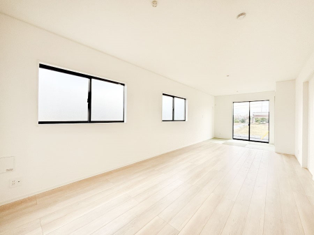 ���̑����ρ@�Ƒ��̏Ί炪���R�Ɛ��܂�Ă���A����ȕ��͋C�̃_�C�j���O�Ɏd�オ���Ă��܂��B