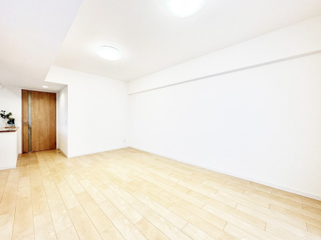 ���r���O�@���Ƒ��̓��₩�Șb�����ŕ�܂�閾�邢���r���O