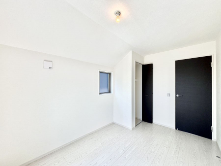 �q�������@�q�������ɂ��������߂Ȏ��[�X�y�[�X�����Ղ�̋���