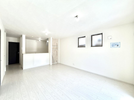 ���r���O�@�Z�ޕ��̌��������o�����A�C���e���A���l����̂��y���݂ȃ��r���O�ł��I 