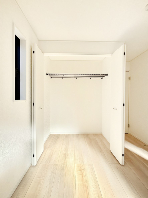 ���[�@�m���̃N���[�[�b�g�B���s��������̂Ō���̈ߗނ�����������܂�܂��B