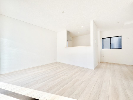 ���r���O�@���Ƒ��̓��₩�Șb�����ŕ�܂�閾�邢���r���O