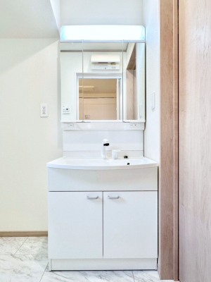 ���ʑ�E���ʏ��@�O�ʋ������������ʉ��ϑ�ł��B 