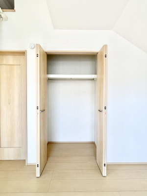 ���[�@�����Ղ�̎��[�X�y�[�X�ŉ��K�ɕ�点���� 