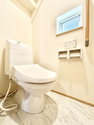 �g�C���@�g�C����1�K��2�K���ꂼ��ɔz�u����Ă��ĂƂĂ��֗��ł��B 