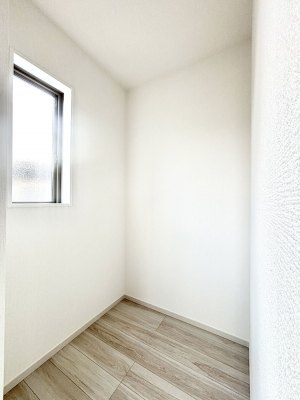 ̑@EH[NCN[[bgtŐԂLpł܂B