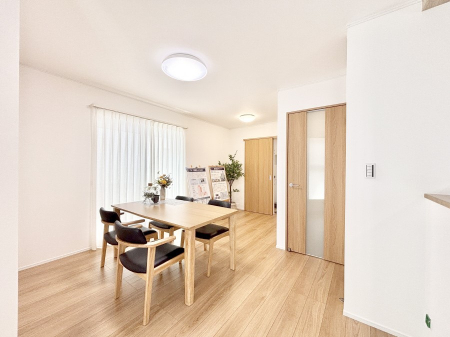 rO@Ƒ̓₩Șbŕ܂閾邢rO  