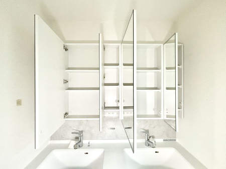 ���̑����ρ@���̗��ɁA���ϕi��q���p�i�Ȃǂ����[�\�B���ʑ����������ƕۂ��܂��I  