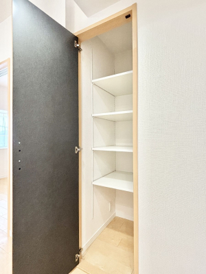 ̑ρ@rO[BɎ[ƕW܂LDKXbLЕtłˁB  