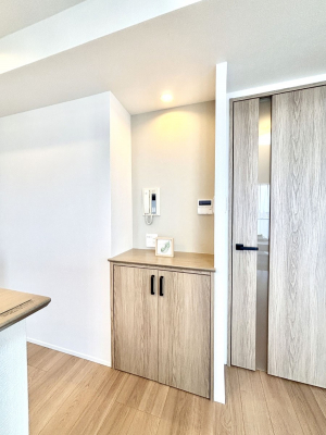 ���̑����ρ@���r���O���[�B�����Ɏ��[������ƕ����W�܂�LDK���X�b�L���Еt�������ł��ˁB  