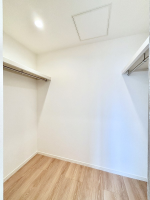 ̑@EH[NCN[[bgtŐԂLpł܂B