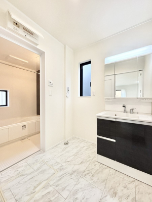 ���ʑ�E���ʏ��@�������̂�����K��Ԃł��B�����̐g�x�x���C�����ǂ����g�������܂��B 