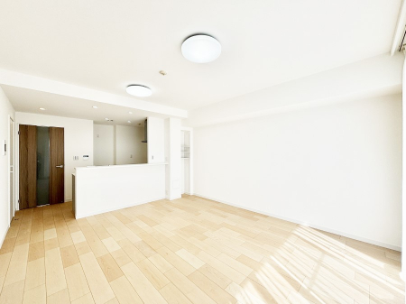 ���r���O�@���Ƒ��̓��₩�Șb�����ŕ�܂�閾�邢���r���O