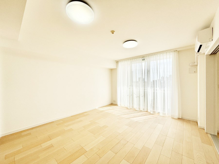 ���r���O�@�傫�ȑ����炽���Ղ�̗z���ƕ����������郊�r���O