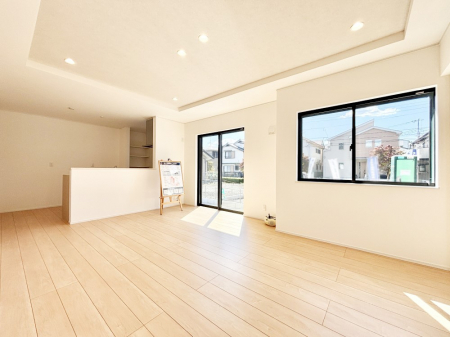 ���r���O�@�傫�ȑ����炽���Ղ�̗z���ƕ����������郊�r���O