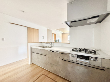 �L�b�`���@�������������I�ɁA�y�����I�V�X�e���L�b�`��  