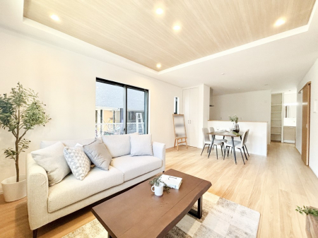 ���r���O�@���Ƒ��̓��₩�Șb�����ŕ�܂�閾�邢���r���O