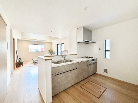 �L�b�`���@�u�₩�ȕ����ʂ蔲����L�b�`���B��������̂Ŗ��邭���C�ɂ��𗧂��܂��B