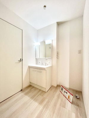 ʑEʏ@邢ʏ͖̐gxxyłႢłB