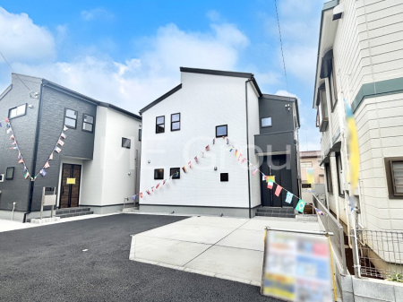 ���n�O�ώʐ^�@�������ꂽ�O�ρA�㎿�ȏZ��Ԃ��L���鎺���͉i�����S���ĉ߂�����Z���ł��B 