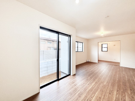 ���r���O�@�傫�ȑ����炽���Ղ�̗z���ƕ����������郊�r���O