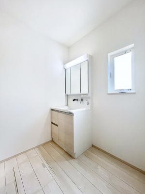 ���ʑ�E���ʏ��@�O�ʋ������������ʉ��ϑ�ł��B 