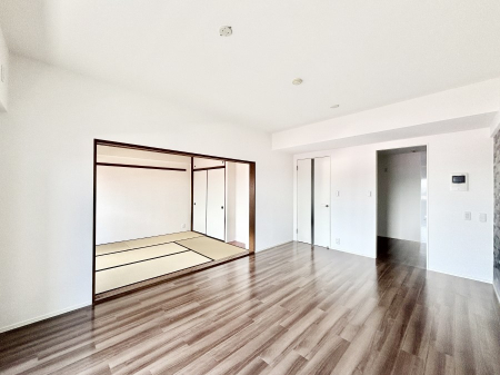 ���r���O�@�Ƒ��ꏏ�ɂ��H�����y���݂����Ȃ�L�X���r���O�_�C�j���O  