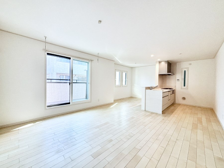 ���r���O�@�ǂ��ɂ��Ă��Ƒ��̂Ȃ������������R�~���j�P�[�V�������r���O�B 