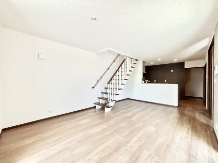 rO@ƑԂ̃R~jP[V[܂AfUCIVȃrOCKidlB