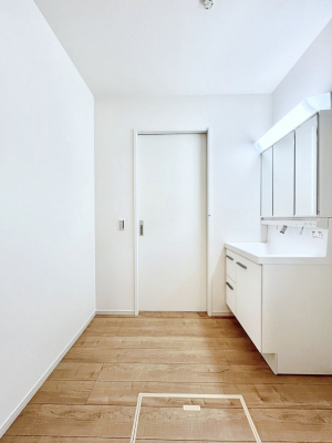 ʑEʏ@Ƃ̐ʃXy[XŒ̐gxxX[Y