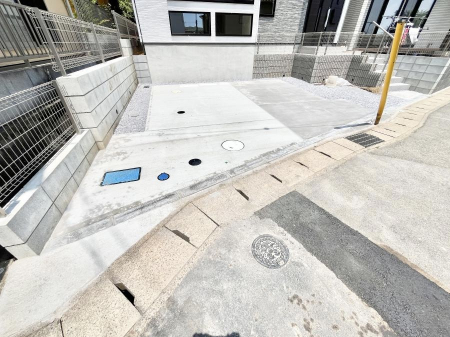 @2\I}Ȃql̒ԂɁB܂AƑ̎]ԃXy[XƂĂ劈B