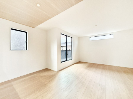 ���r���O�@�Ƒ��c���̎��Ԃ����������Ȃ��났�̃��r���O�_�C�j���O�B   