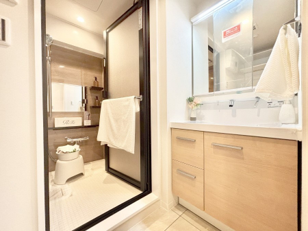 ̑@Ƃ̐ʃXy[XŒ̐gxxX[Y