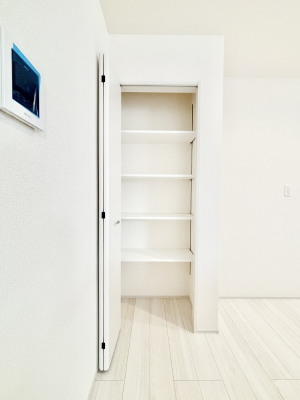 ���[�@�L�b�`�����[�B�����Ղ�̎��[�X�y�[�X�ŉ��K�ɕ�点����   �@