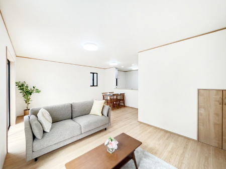 rO@ǂɂĂƑ̂ȂR~jP[VrOB   